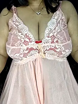 Curvy Pooja online show from April 9, 4:35 pm