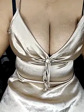 Curvy Pooja online show from April 7, 7:21 am