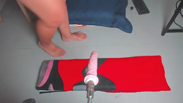 sophie 1  online show from February 8, 1:31 pm