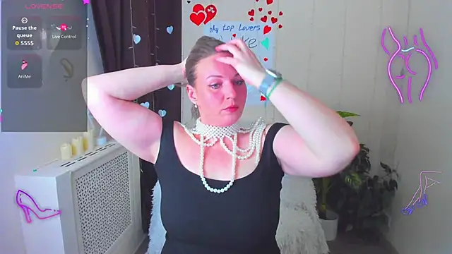 Snapshot of Alison_star_ chatting on February 12, 2:22 am Alison star online show from February 12, 2:22 am