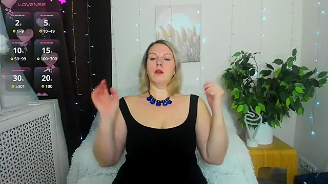 Alison star  online show from December 2, 1:39 am