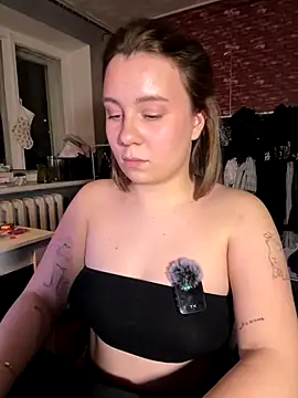 Annahylio online show from November 30, 6:30 pm