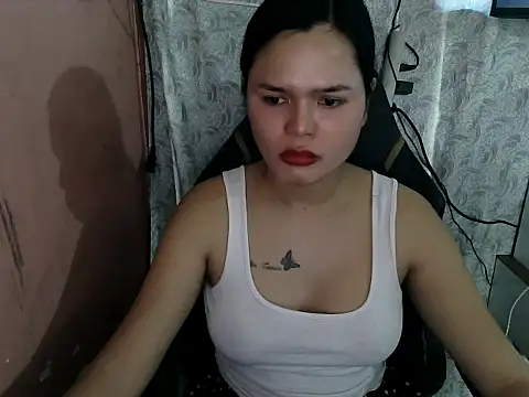 Snapshot of urSweetheart chatting on February 11, 12:54 am urSweetheart online show from February 11, 12:54 am