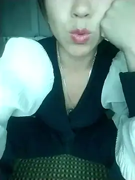 tieutam122 online show from January 12, 7:15 am