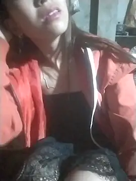 tieutam122 online show from December 18, 10:24 pm