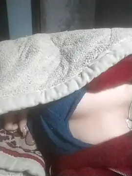 tieutam122 online show from February 13, 9:48 pm