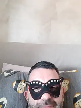 Vampiro83zz online show from June 23, 12:36 pm