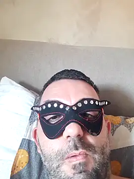 Vampiro83zz online show from June 20, 1:05 pm
