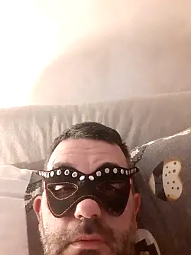 Vampiro83zz online show from June 22, 9:23 pm