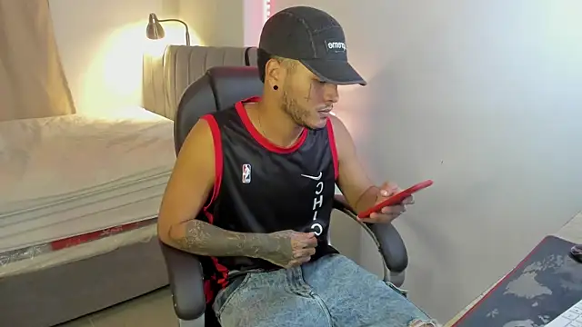 Snapshot of master_evil07 chatting on November 27, 6:03 am master evil07 online show from November 27, 6:03 am