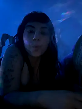 Snapshot of lolamuamua chatting on November 25, 10:15 am lolamuamua online show from November 25, 10:15 am