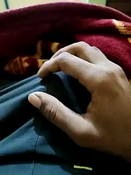 bigdick2299 online show from December 18, 2:43 pm