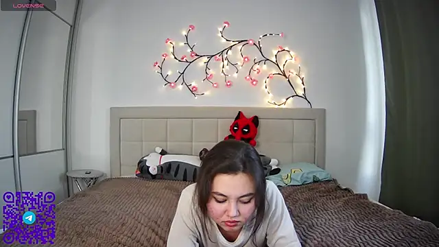 ArianeRandy online show from April 5, 3:08 pm