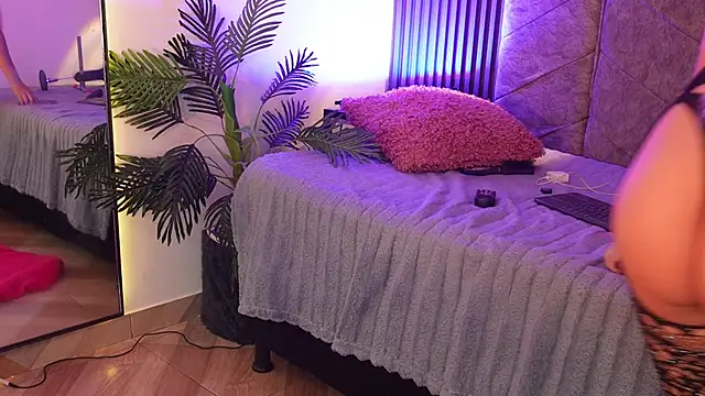 amberthangelss online show from April 7, 12:40 pm