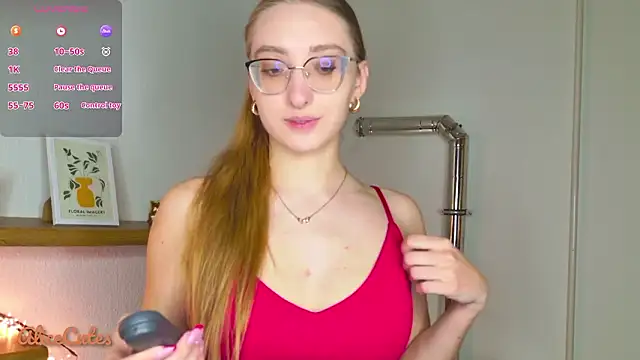 AliceCutes online show from February 28, 1:11 pm