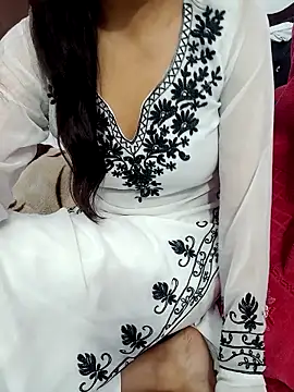 Triptii 0 online show from December 5, 6:17 pm