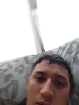 Alvarezz0202 online show from May 5, 8:01 pm