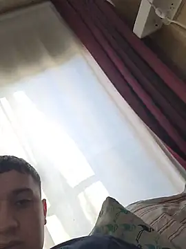 Alvarezz0202 online show from May 14, 7:22 pm