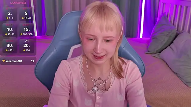 Snapshot of _Babyface_ chatting on June 25, 1:49 pm Babyface online show from June 25, 1:49 pm