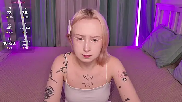 Snapshot of _Babyface_ chatting on November 29, 11:32 am Babyface online show from November 29, 11:32 am