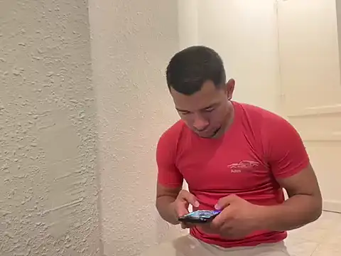 esleider12 online show from December 17, 5:23 am