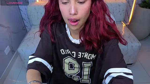 Saphire Tx online show from December 22, 1:33 pm