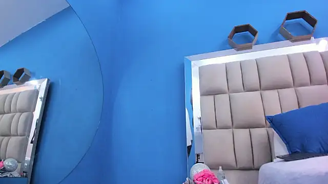 melany love0 online show from March 24, 1:33 pm