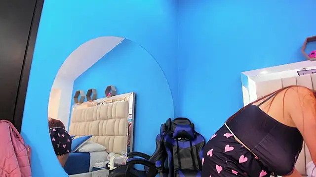 melany love0 online show from February 26, 12:49 pm