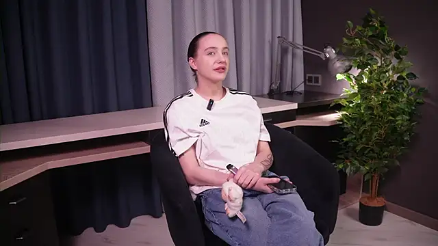 Snapshot of JesseGudgel chatting on November 27, 11:21 am JesseGudgel online show from November 27, 11:21 am