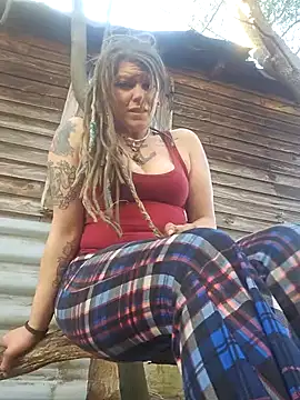 Snapshot of Horny_hippie chatting on January 28, 9:19 pm Horny hippie online show from January 28, 9:19 pm