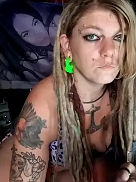 Snapshot of Horny_hippie chatting on September 28, 7:10 pm Horny hippie online show from September 28, 7:10 pm