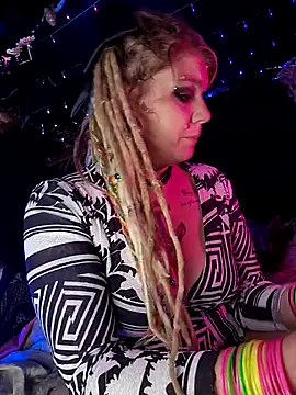 Horny hippie online show from October 28, 10:41 pm