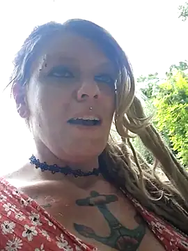 Horny hippie online show from May 30, 5:18 pm