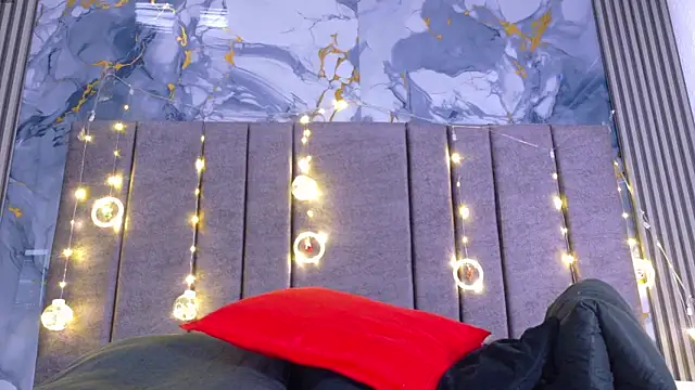 DANIK STARS online show from December 20, 12:30 pm