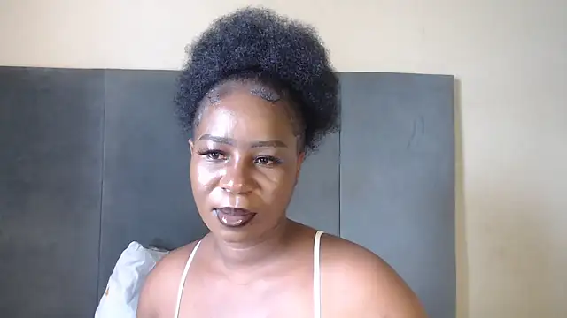Chocolatebae86 online show from March 3, 7:37 am
