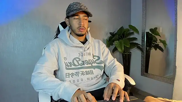 Snapshot of Brand_Collins chatting on February 7, 11:29 am Brand Collins online show from February 7, 11:29 am