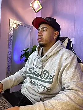 Snapshot of Brand_Collins chatting on February 28, 11:43 am Brand Collins online show from February 28, 11:43 am