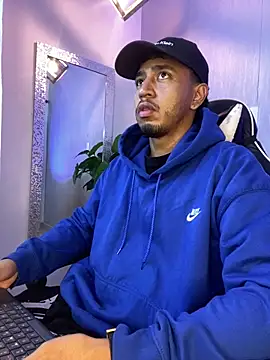 Snapshot of Brand_Collins chatting on March 1, 11:32 am Brand Collins online show from March 1, 11:32 am