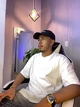 Snapshot of Brand_Collins chatting on February 24, 11:22 am Brand Collins online show from February 24, 11:22 am