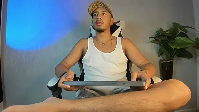 Snapshot of Brand_Collins chatting on February 1, 11:19 am Brand Collins online show from February 1, 11:19 am