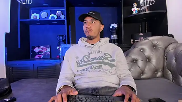 Snapshot of Brand_Collins chatting on February 18, 11:28 am Brand Collins online show from February 18, 11:28 am