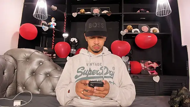 Snapshot of Brand_Collins chatting on February 15, 11:53 am Brand Collins online show from February 15, 11:53 am