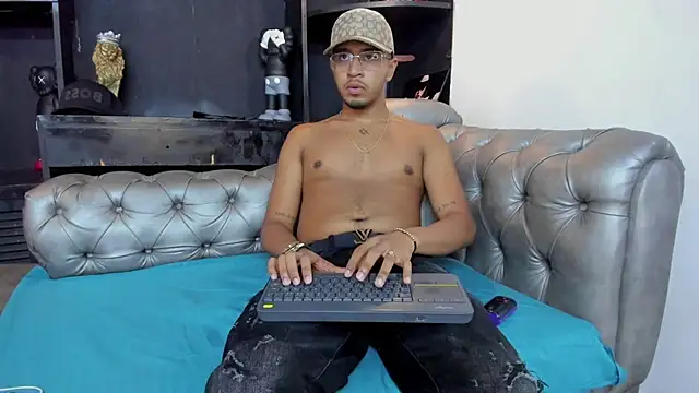 Brand Collins online show from December 3, 9:03 pm