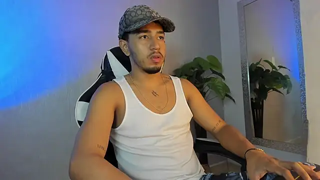 Snapshot of Brand_Collins chatting on February 12, 11:21 am Brand Collins online show from February 12, 11:21 am