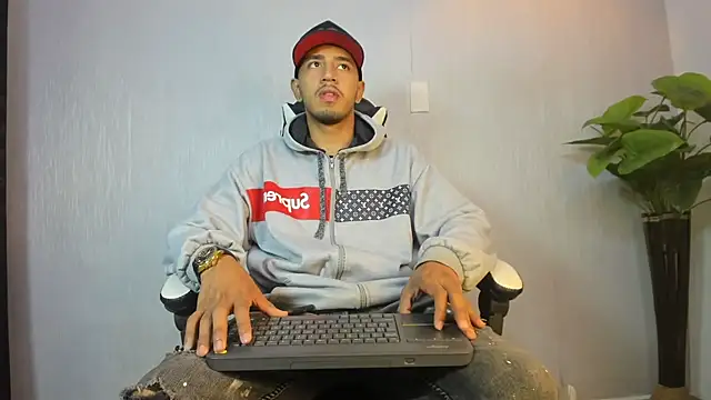 Snapshot of Brand_Collins chatting on January 18, 11:35 am Brand Collins online show from January 18, 11:35 am