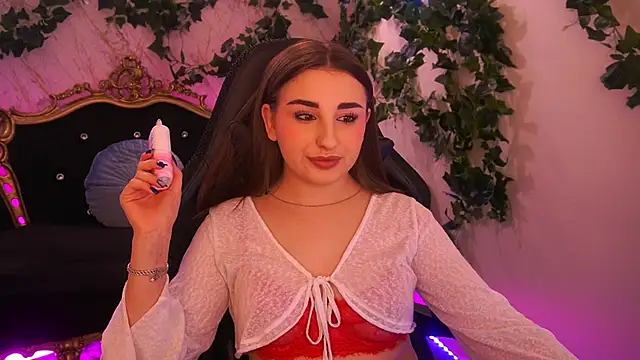 NaomiBaae online show from December 4, 2:27 pm