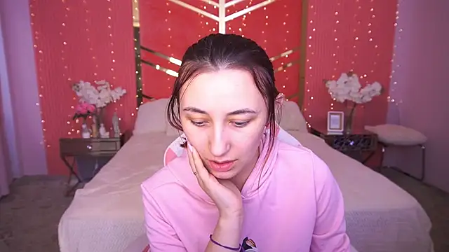 RoxieRay online show from March 27, 1:01 pm