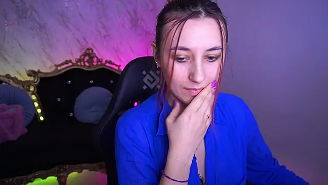 RoxieRay online show from January 9, 2:57 pm