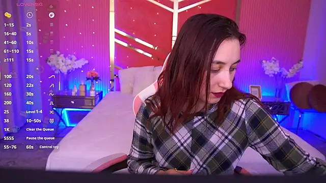 RoxieRay online show from May 19, 1:51 pm