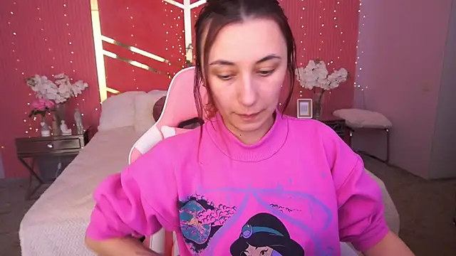 RoxieRay online show from March 29, 1:24 pm